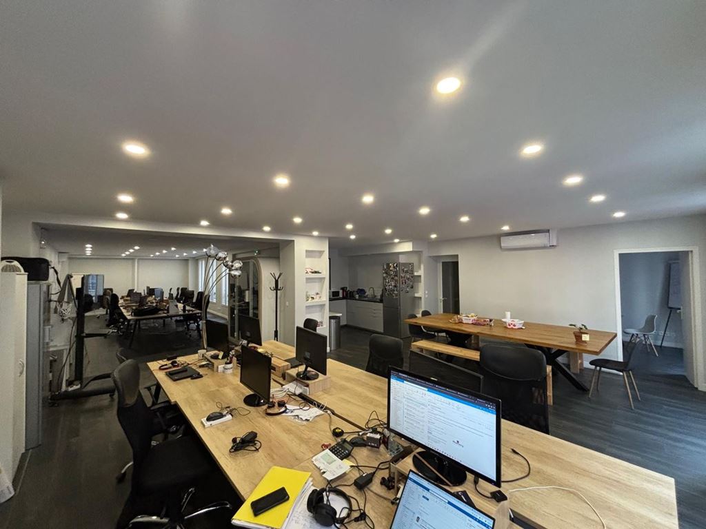 Bureaux PARIS 02 (75002) MONTAIGNE GESTION