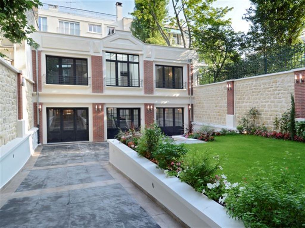 Local professionnel NEUILLY SUR SEINE (92200) MONTAIGNE GESTION