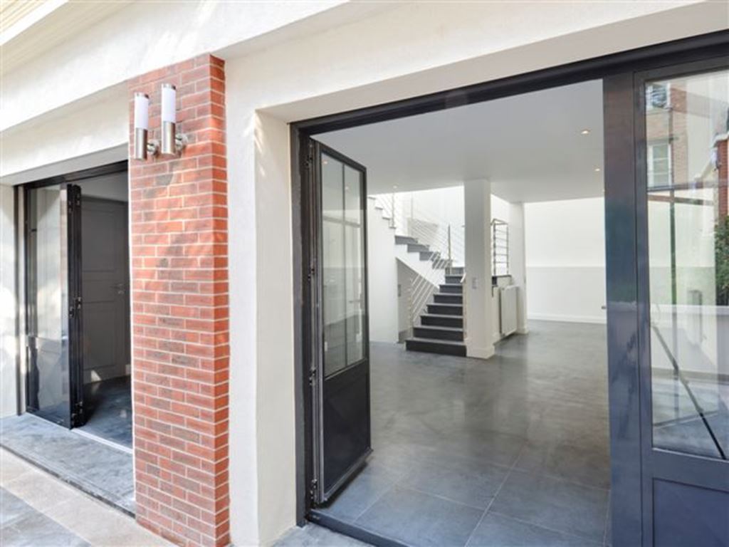 Local professionnel NEUILLY SUR SEINE (92200) MONTAIGNE GESTION